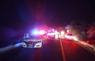 Chocan dos vehículos en la carretera Los Barriles-San Bartolo