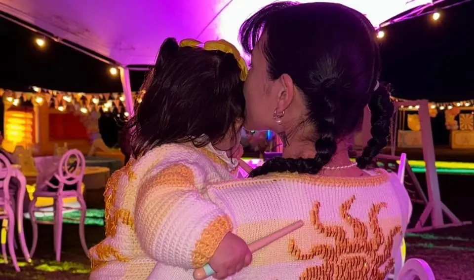 ¿Y Nodal? Cazzu celebra el primer cumpleaños de su hija Inti (FOTOS)