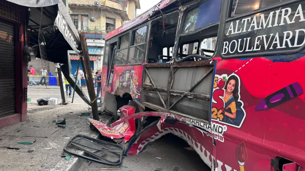 Accidente en el centro de Tampico deja seis lesionados