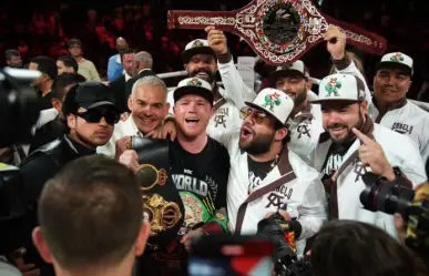 Canelo Álvarez vence a Edgar Berlanga por decisión unánime en Las Vegas