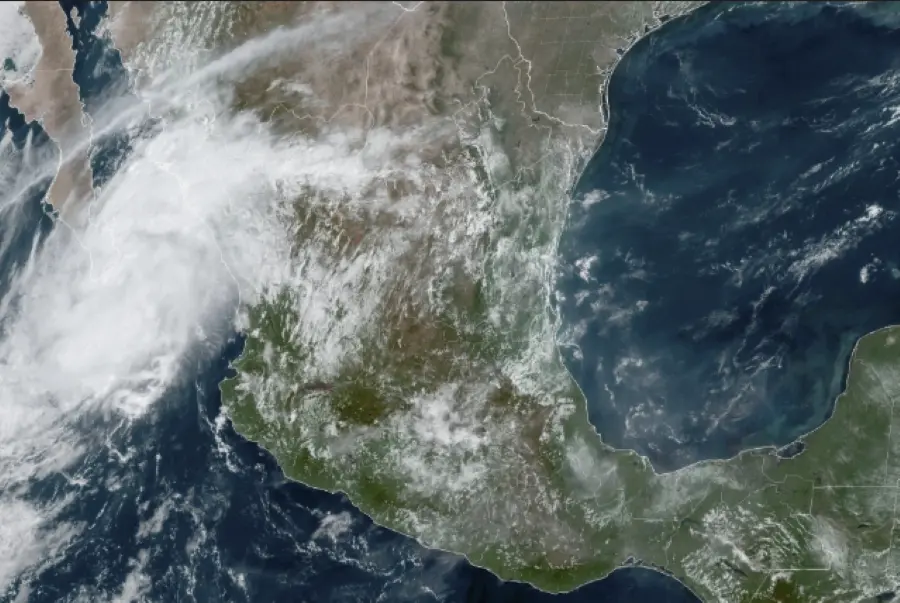 Tormenta tropical Ileana avanza hacia el norte del golfo de California