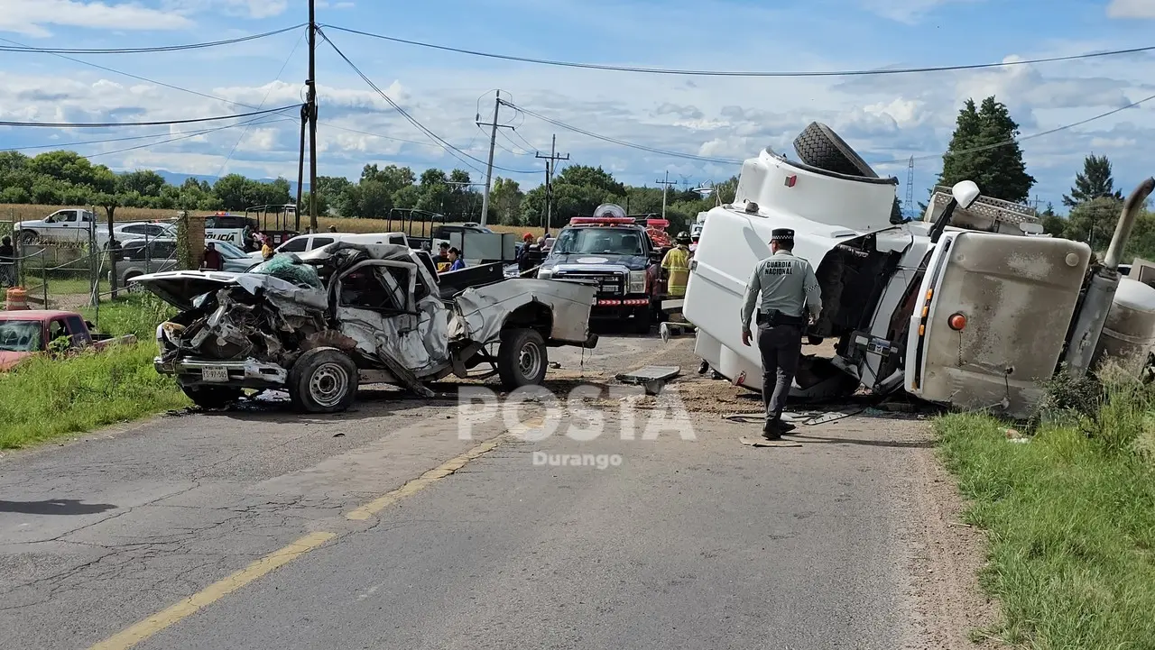 Una probable invasión de carril ocasionó un trágico accidente. Foto: Luis Lozano.