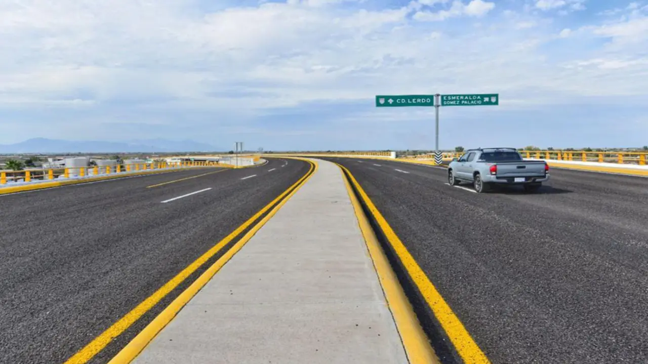 Muchas personas deciden viajar de Durango a Gómez Palacio o Torreón en puentes y festivos, ¿cuánto cuesta hacerlo por autopista?. Foto: Especial.