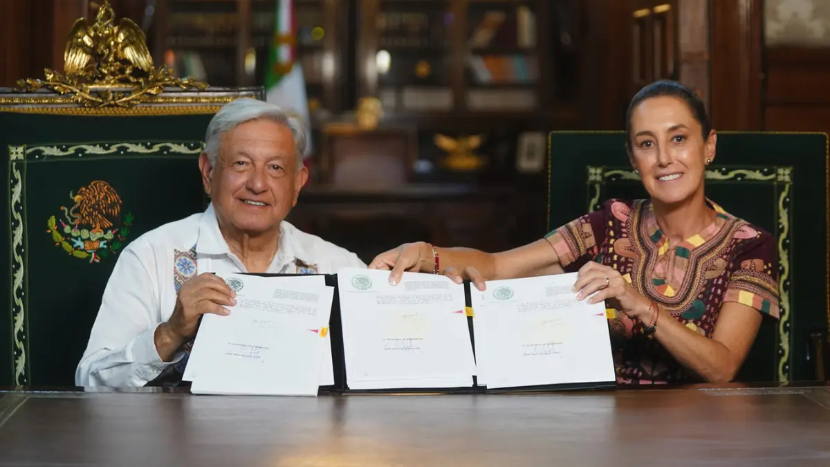 Amlo y Sheinbaum en Palacio Nacional Foto: Cortesía