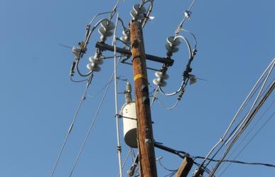 Deja sin luz explosión de transformador a vecinos en el Fraccionamiento Indeco