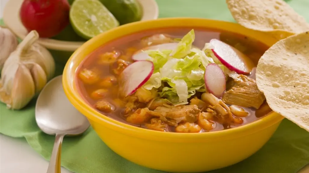 ¿Cuántas calorías tiene el pozole?