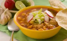 ¿Cuántas calorías tiene el pozole?