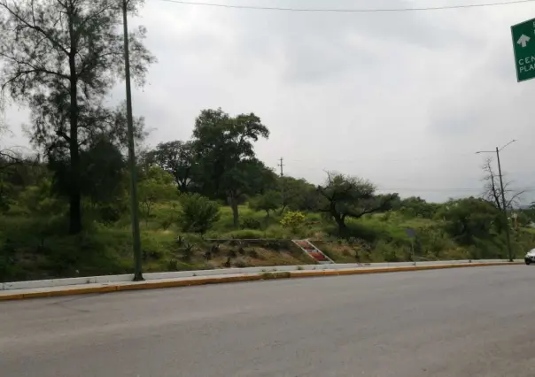 Vive en abandono la plaza del Estudiante en Ciudad Victoria