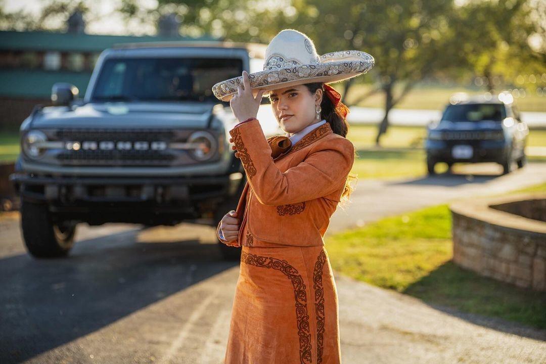 La hija de Alejandro Fernández fue la encargada de entonar el Himno Nacional previo a la pelea de Saúl “El Canelo” Álvarez. Foto: Instagram.