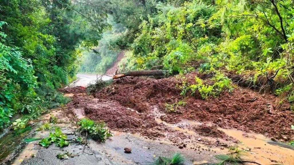 Deslaves causan cierre total del libramiento de El Ahuehuete en Ocuilan