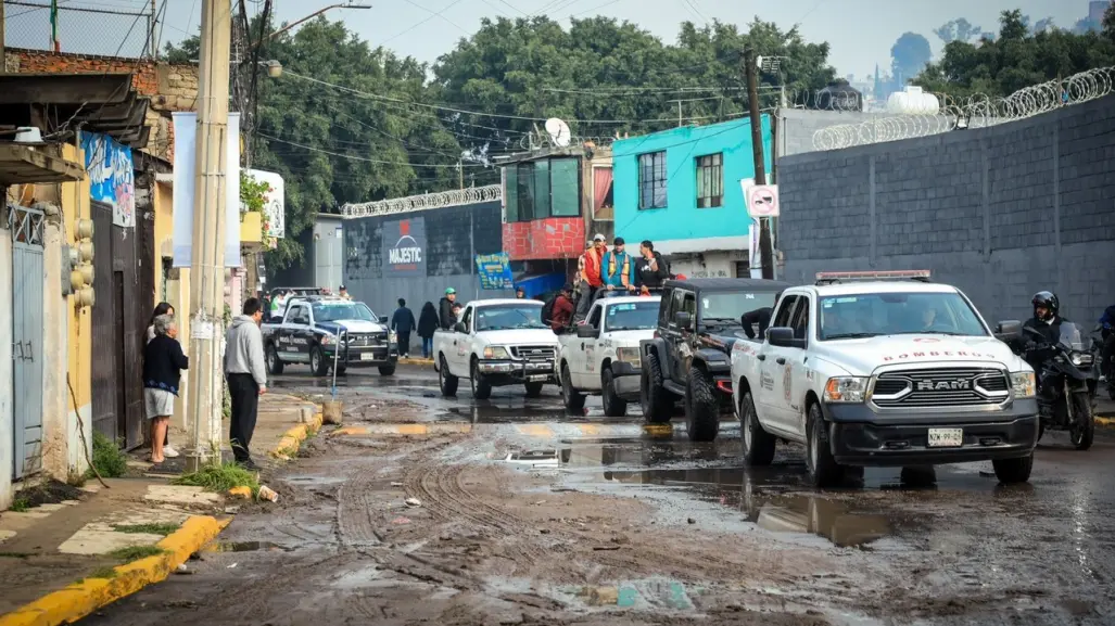 Continúan trabajos de limpieza en Tlalnepantla tras fuertes lluvias