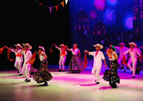 Ballet Folklórico Juvenil y Ángeles del Mayab celebran su aniversario
