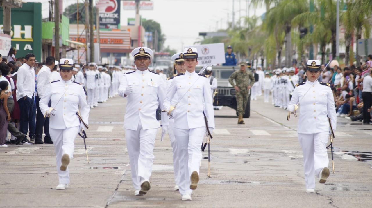 Laura Janet Aranbaro Lyle, es la primera mujer que haya comandado la Columna Naval.