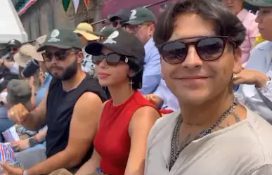 Ángela Aguilar y Christian Nodal: juntos en desfile patrio