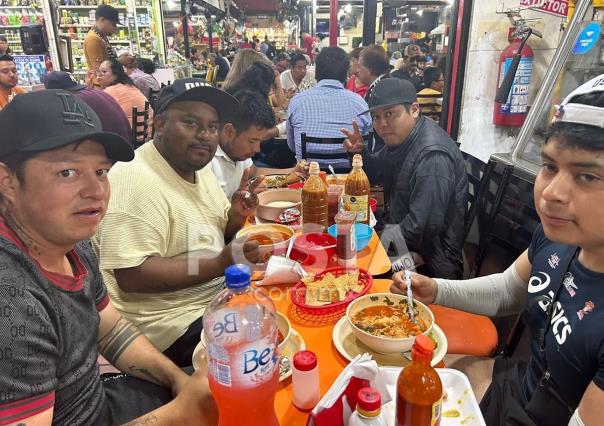 ¿Cómo curas la cruda, con menudo, pozole o caldo de pescado?