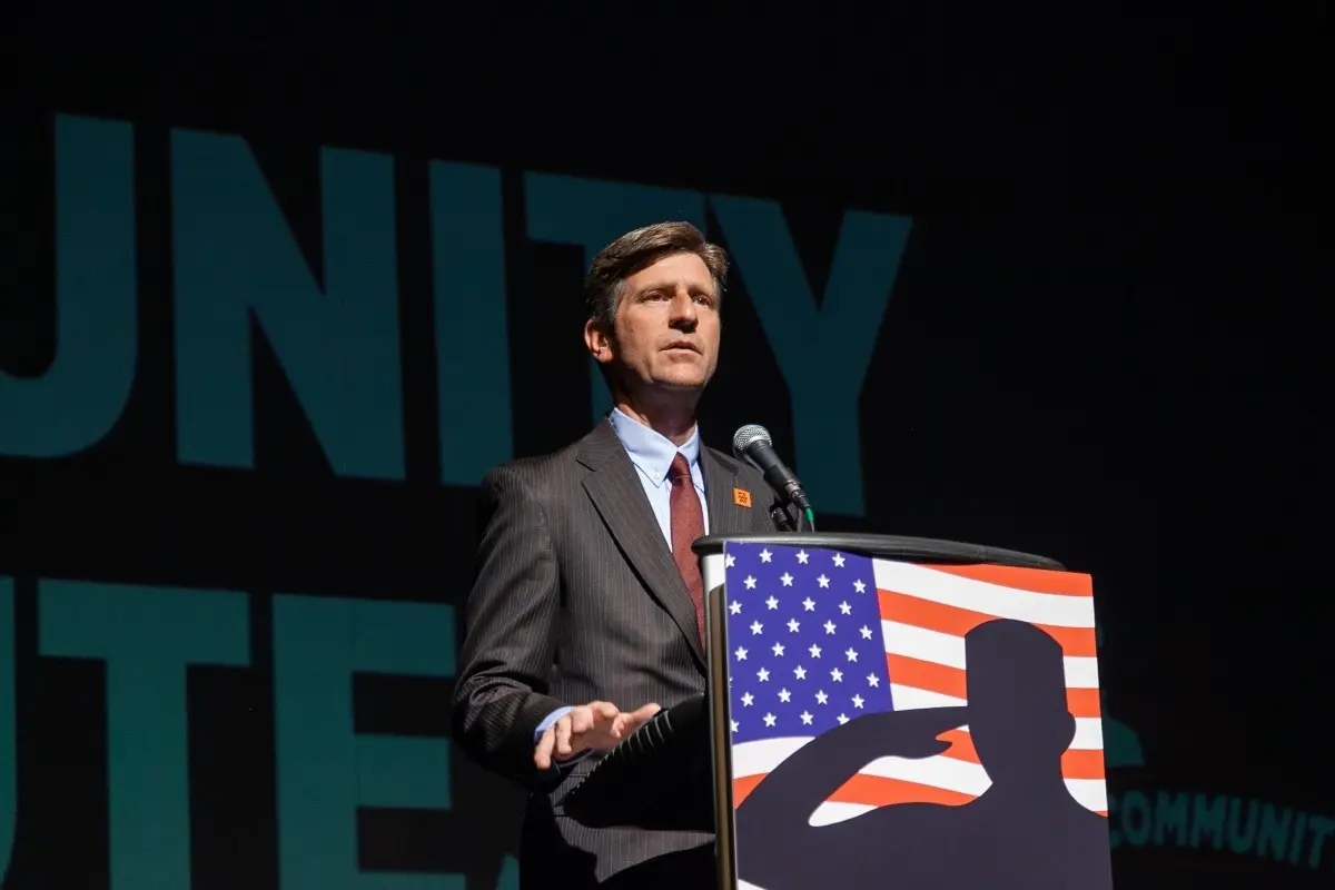 Greg Stanton en conferencia de prensa Foto: X(Twitter) @RepGregStanton