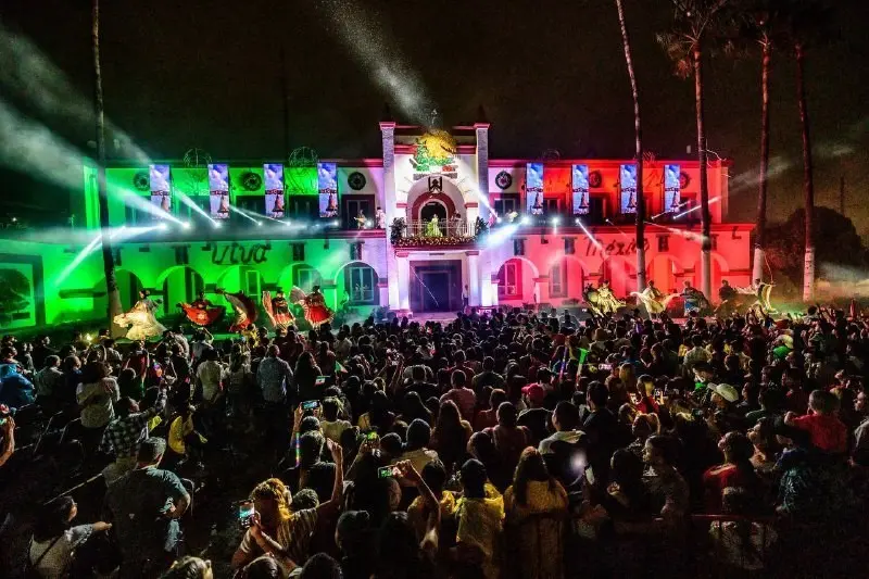 Celebran más de 40 mil personas el grito de independencia en Escobedo