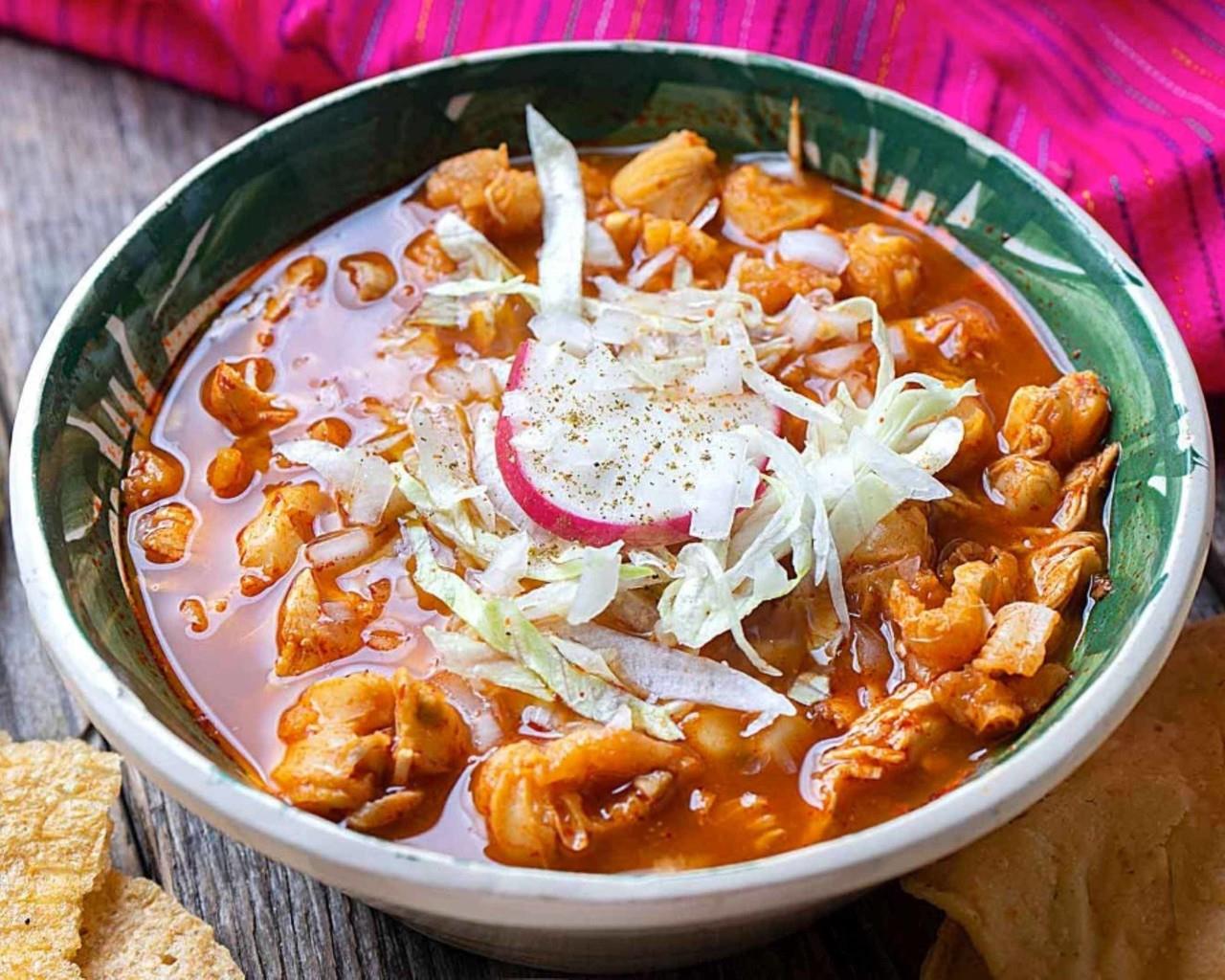 Un plato de pozole para recuperarse después de una noche de fiesta. Foto: Uber Eats.