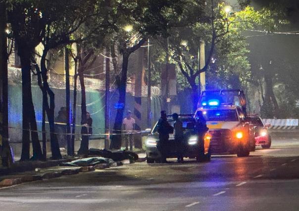 Muere motociclista al derrapar en Azcapotzalco, familiares acuden a reconocerlo