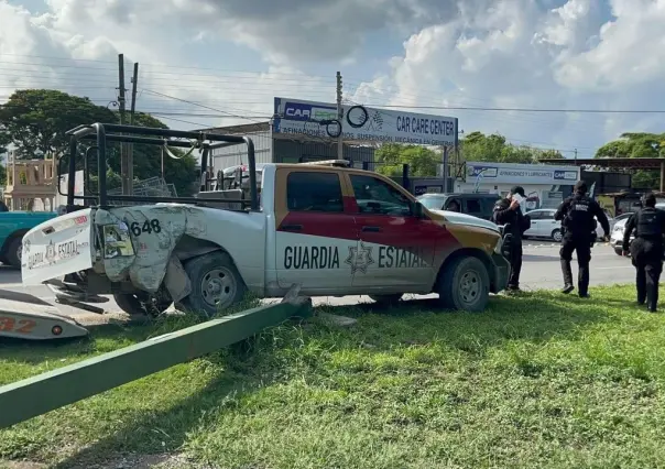 Sacan Patrulla del taller, pero le fallan los frenos y tumba lámpara