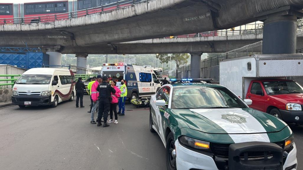 Muere motociclista arrollado por un tráiler en Indios Verdes