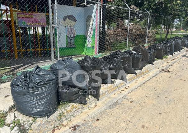 Inician clases entre basura y baches en jardín de niños de Guadalupe