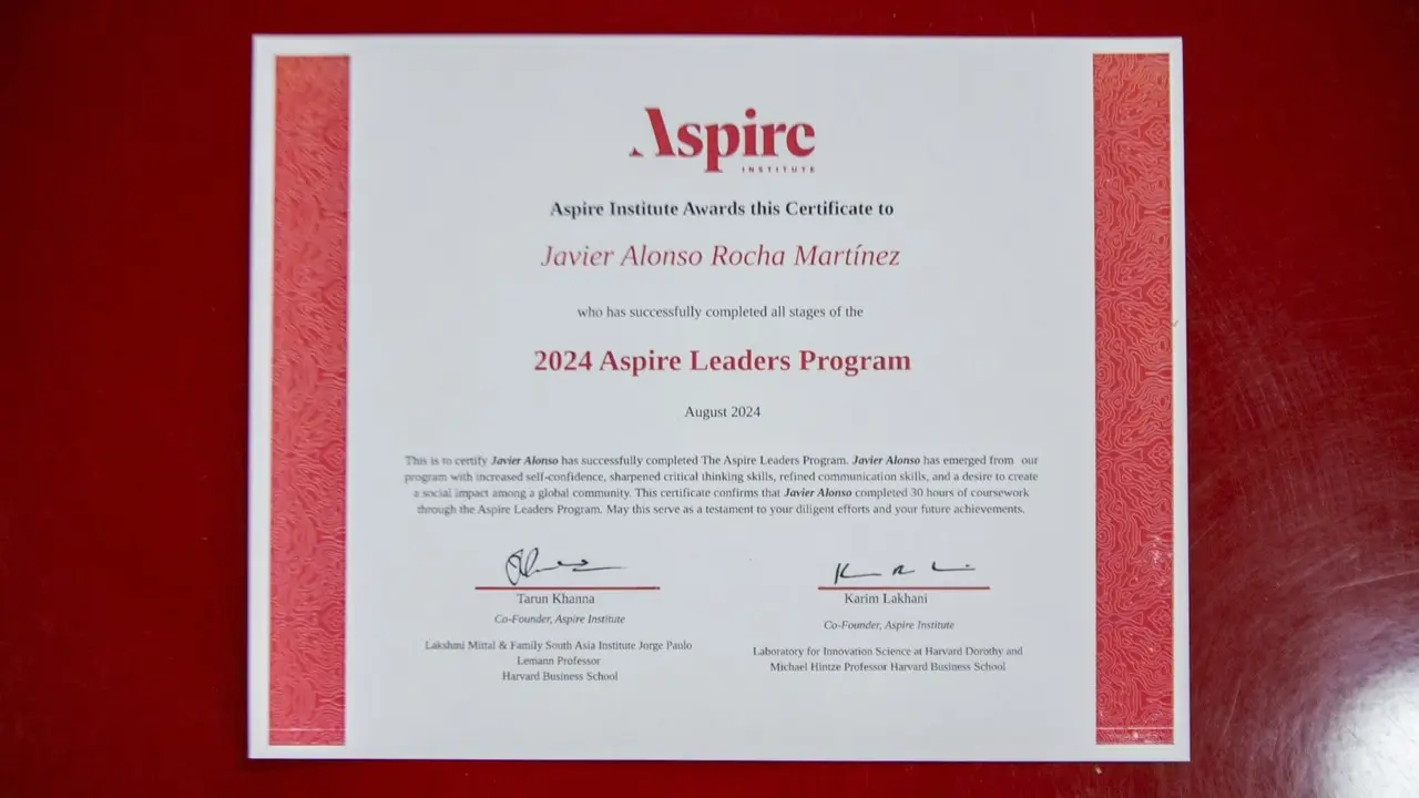 Estudiante de la UANL obtiene certificación en Aspire Leaders de Harvard