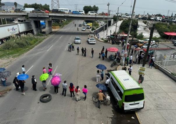 ¡No hay paso! Bloqueo en la carretera Lechería-Texcoco