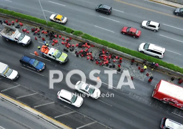 Tiran miles de botellas de Coca Cola en Fidel Velázquez en San Nicolás