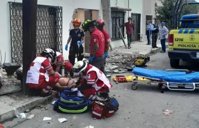 Queda herido tras caer a tres metros de altura en Monterrey