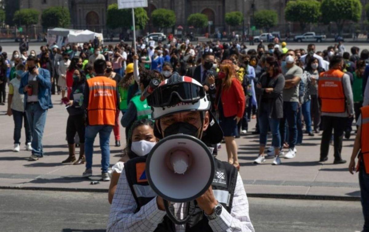Personas en un simulacro de México. Foto: Gobierno de México