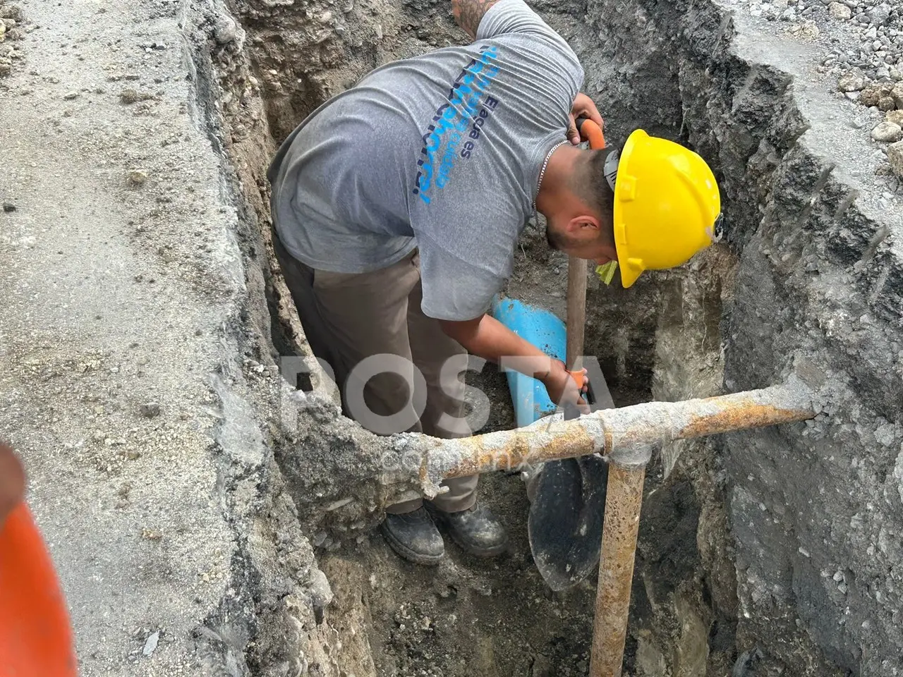Estos trabajos darán servicio del vital líquido a unas bodegas recién instaladas en el sector, por lo que será necesario cambiar algunas piezas, como válvulas o tubos. Foto: POSTA.