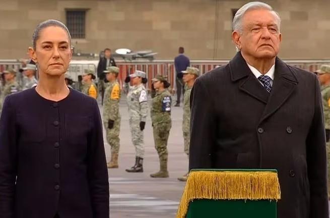 AMLO y Claudia Sheinbaum en la ceremonia por el 19 de Septiembre. Foto: Infobae