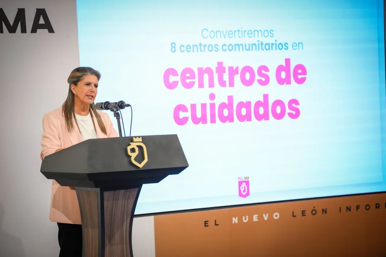 La modernización de los Centros Comunitarios incluye la instalación de más de 700 equipos de cómputo en 43 aulas tecnológicas. Foto: Especial.