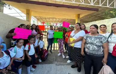 Ante falta de energía eléctrica en escuela, madres cortan la luz en el CREDE