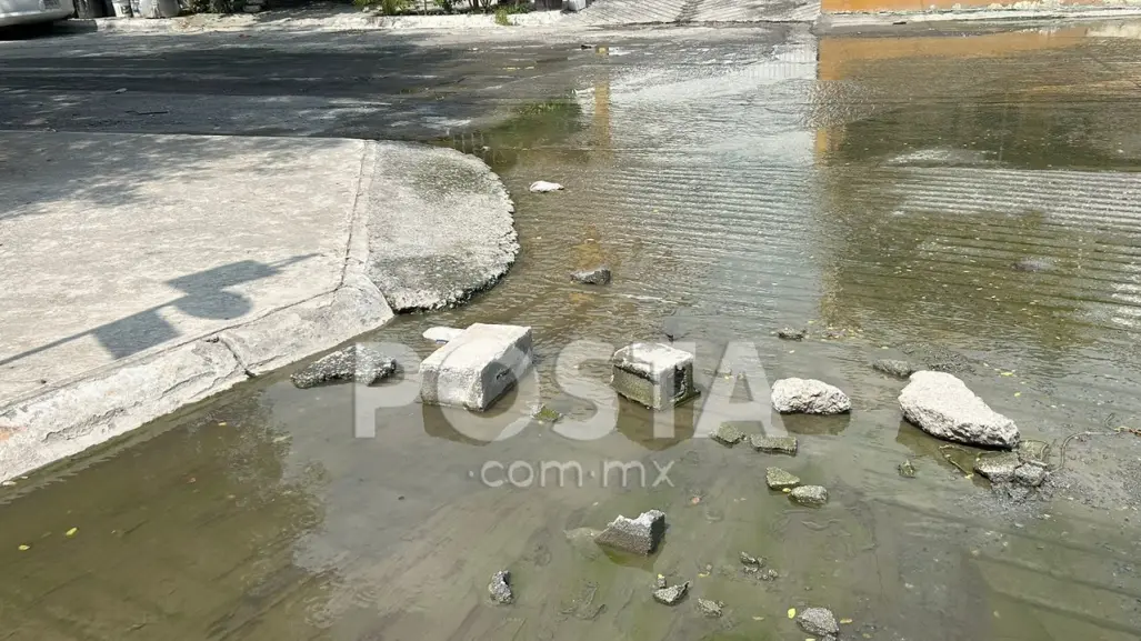 Fuga de aguas negras provoca río en Juárez