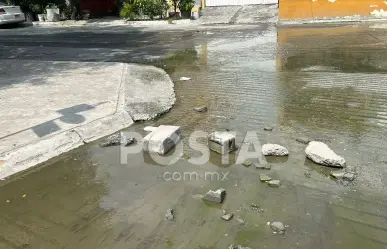 Fuga de aguas negras provoca río en Juárez