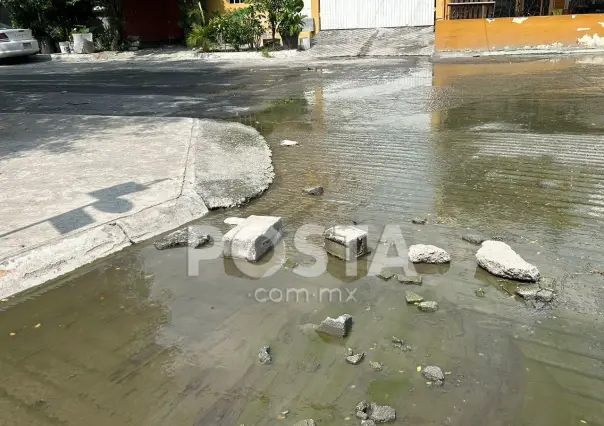 Fuga de aguas negras provoca río en Juárez