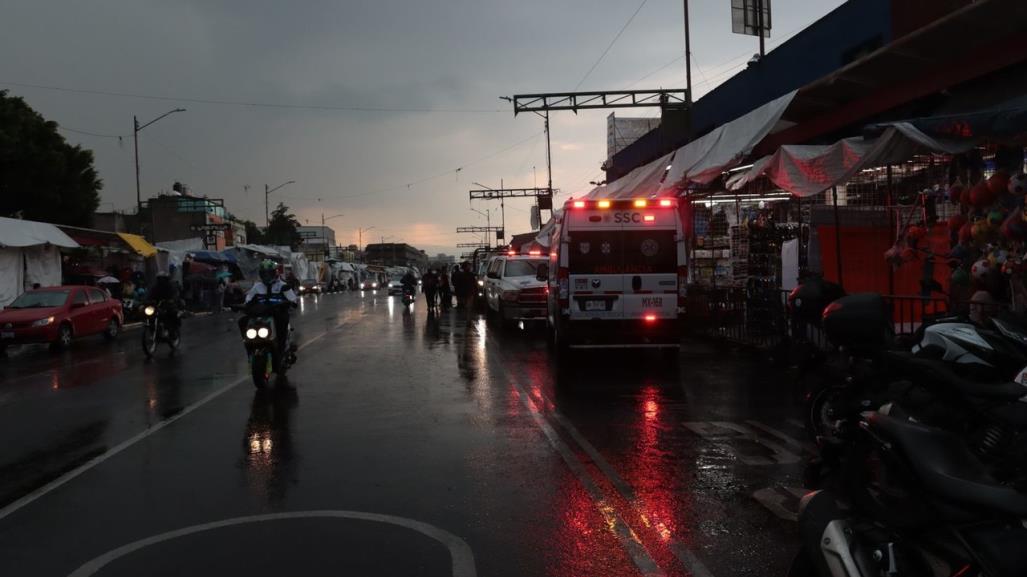 Muere mujer embarazada tras quedar sepultada en derrumbe en negocio de Tepito