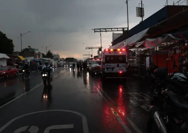 Muere mujer embarazada tras quedar sepultada en derrumbe en negocio de Tepito