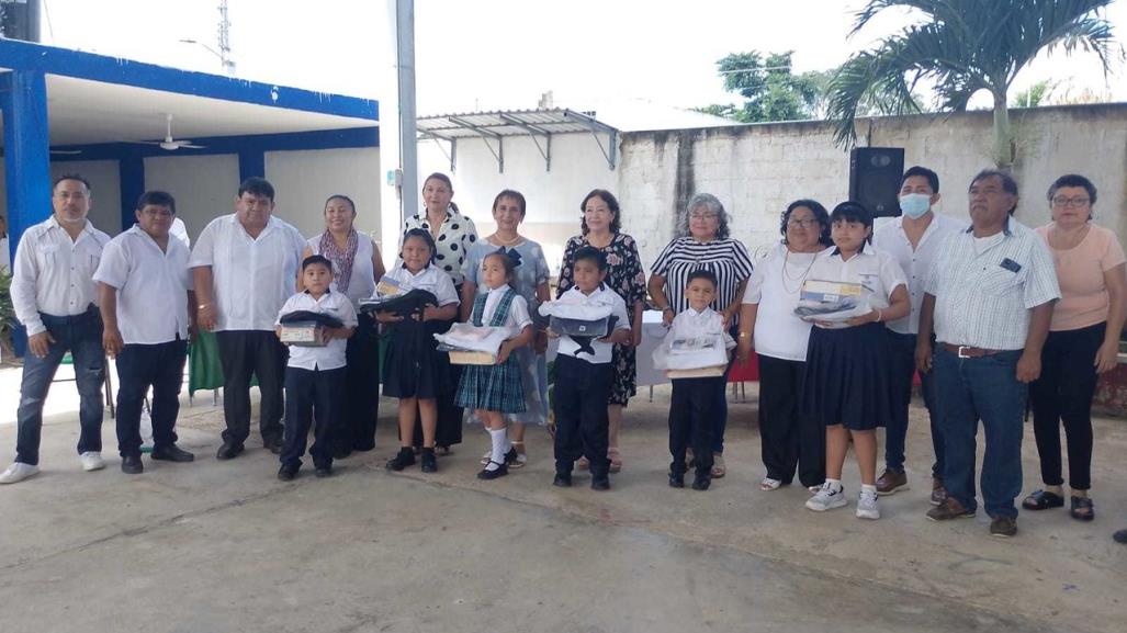 Segey entrega programa Impulso Escolar para fortalecer educación en Yucatán