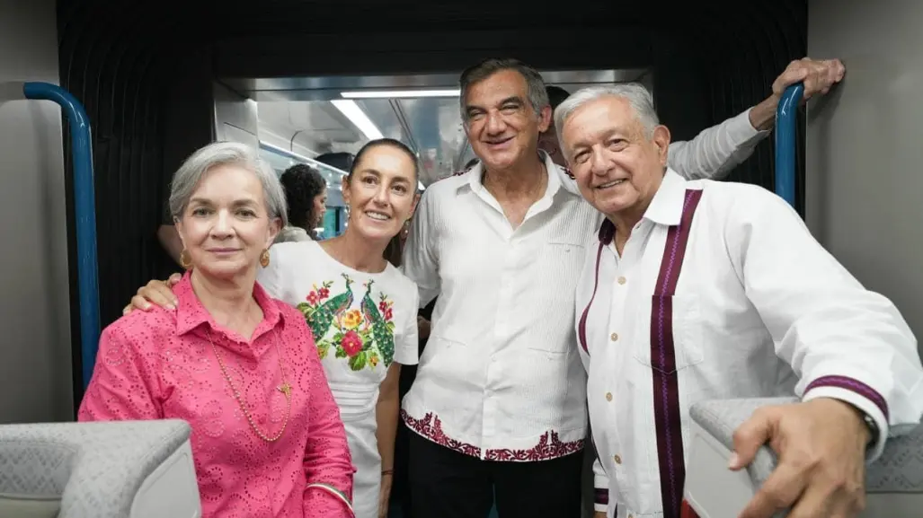 Américo Villarreal junto a su esposa presenciaron la inauguración del Tren Maya