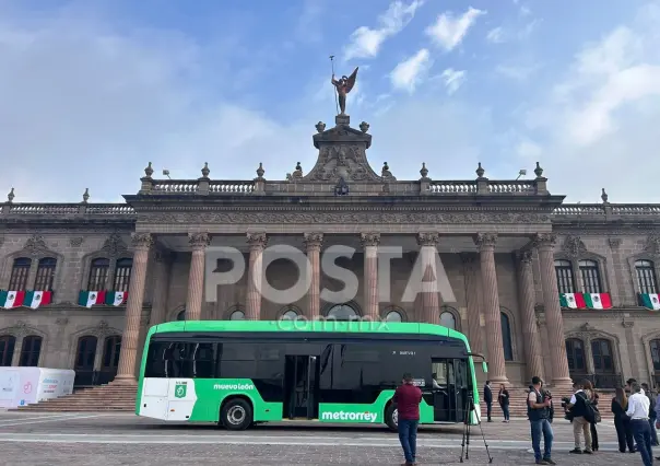 Entregan 45 unidades de transmetro 100% eléctricas