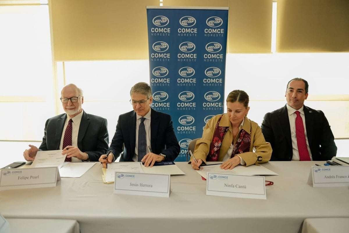 Formalizan acuerdo secretaria Ninfa Cantú Deándar y Jesús Herrera presidente de COMCE Noreste. Foto: Gobierno de Tamaulipas