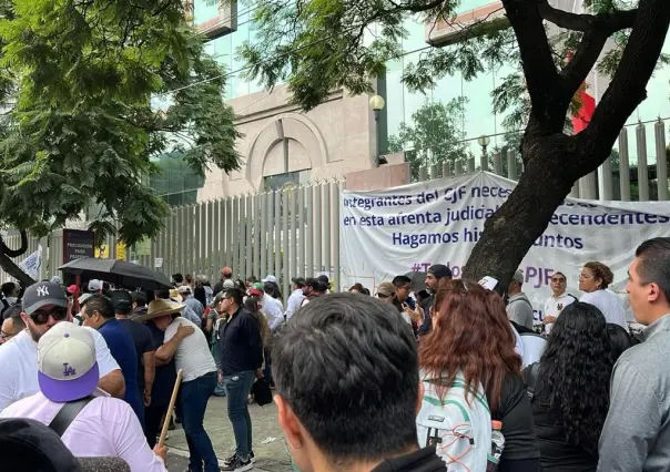 Manifestantes exigen echar abajo reforma del Poder Judicial en el CJF