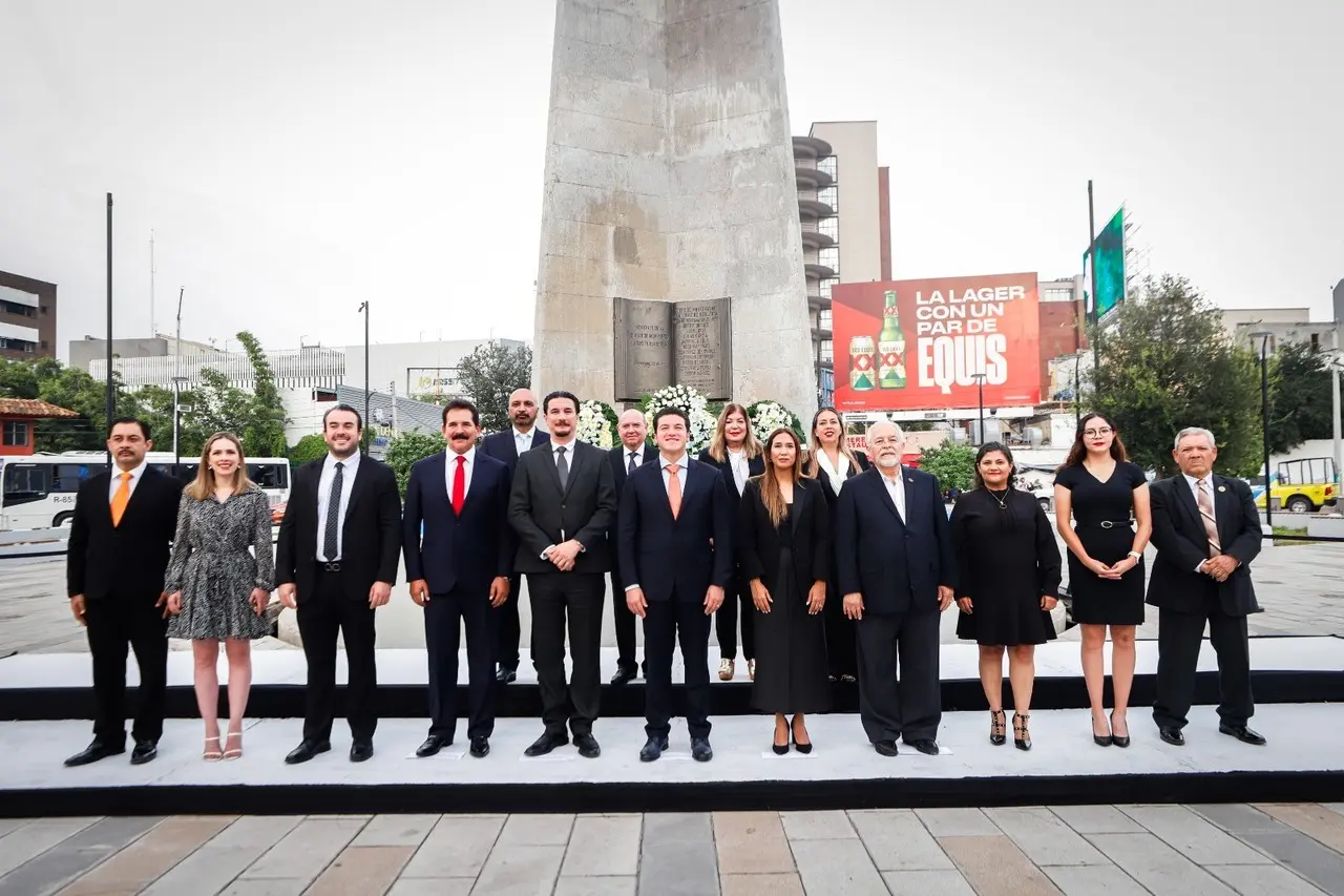 En el lugar, el cronista de la Ciudad Leopoldo Espinoza, llevó a cabo la lectura de la carta de fundación, que fue redactada el 20 de septiembre de 1596. Foto: Armando Galicia.