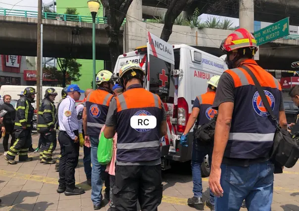 Estudiante cae a zona de vías en el Metro Línea 7 y es rescatado con vida