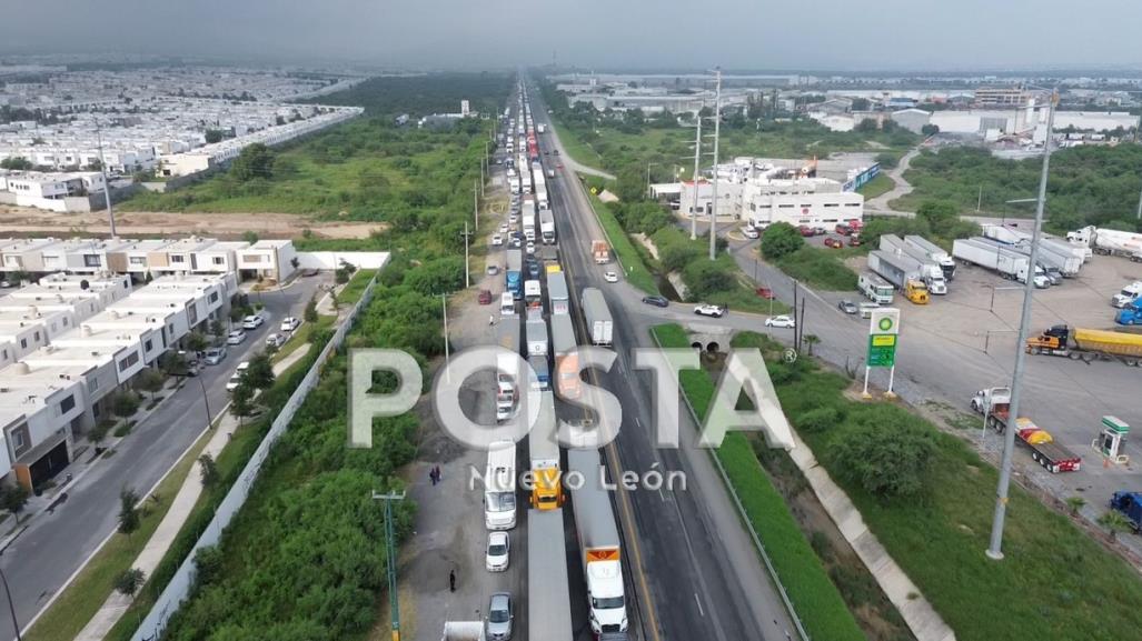 Tráfico de 20 kilómetros en Libramiento Noroeste por bloqueo de Poder Judicial