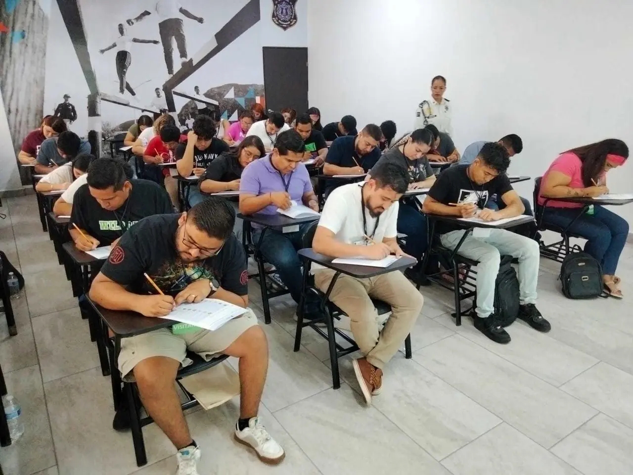 La capacitación se imparte en las aulas de la Academia de Formación Policial y Capacitación Continua. Foto. Seguridad Escobedo