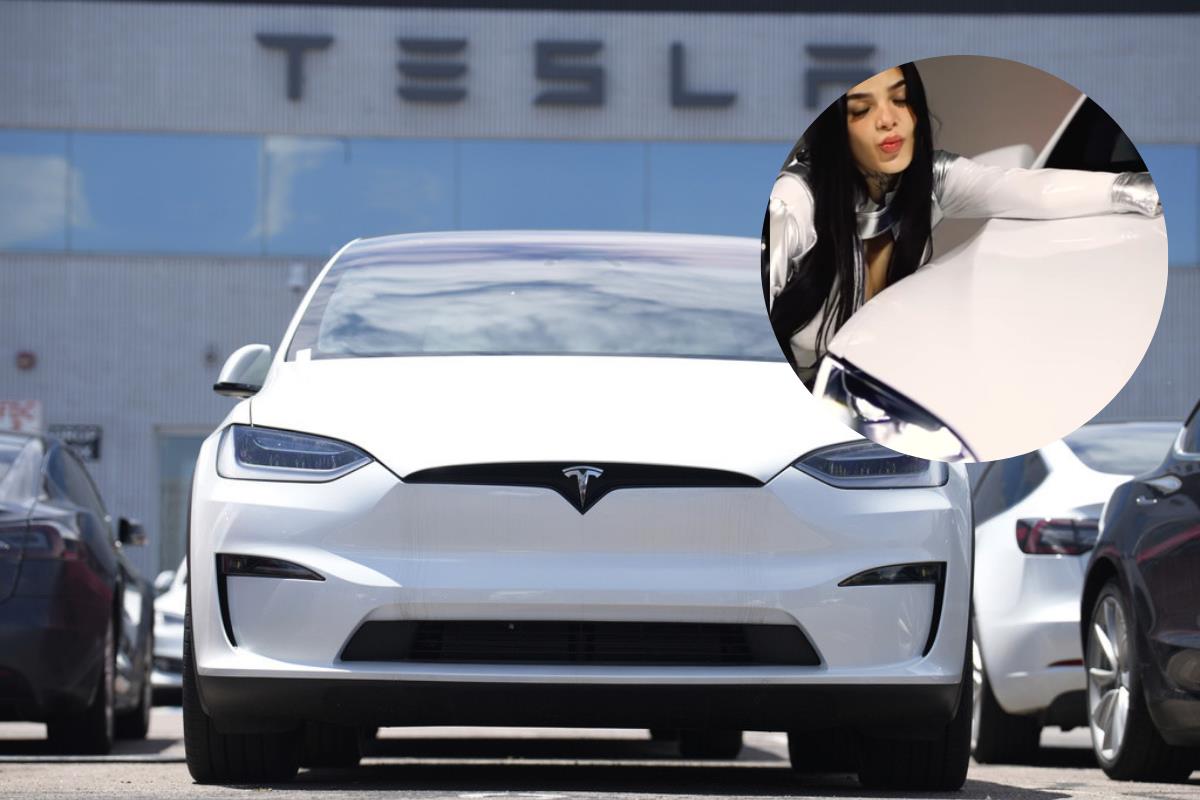 Tesla blanco, Karely Ruiz con su nuevo auto. Foto: @karelyruiz